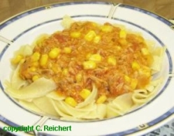 Thunfisch-Tomatensoße mit Mais